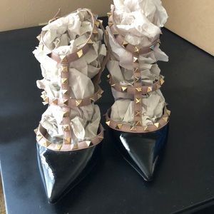 Valentino Garavani Rockstud Pumps